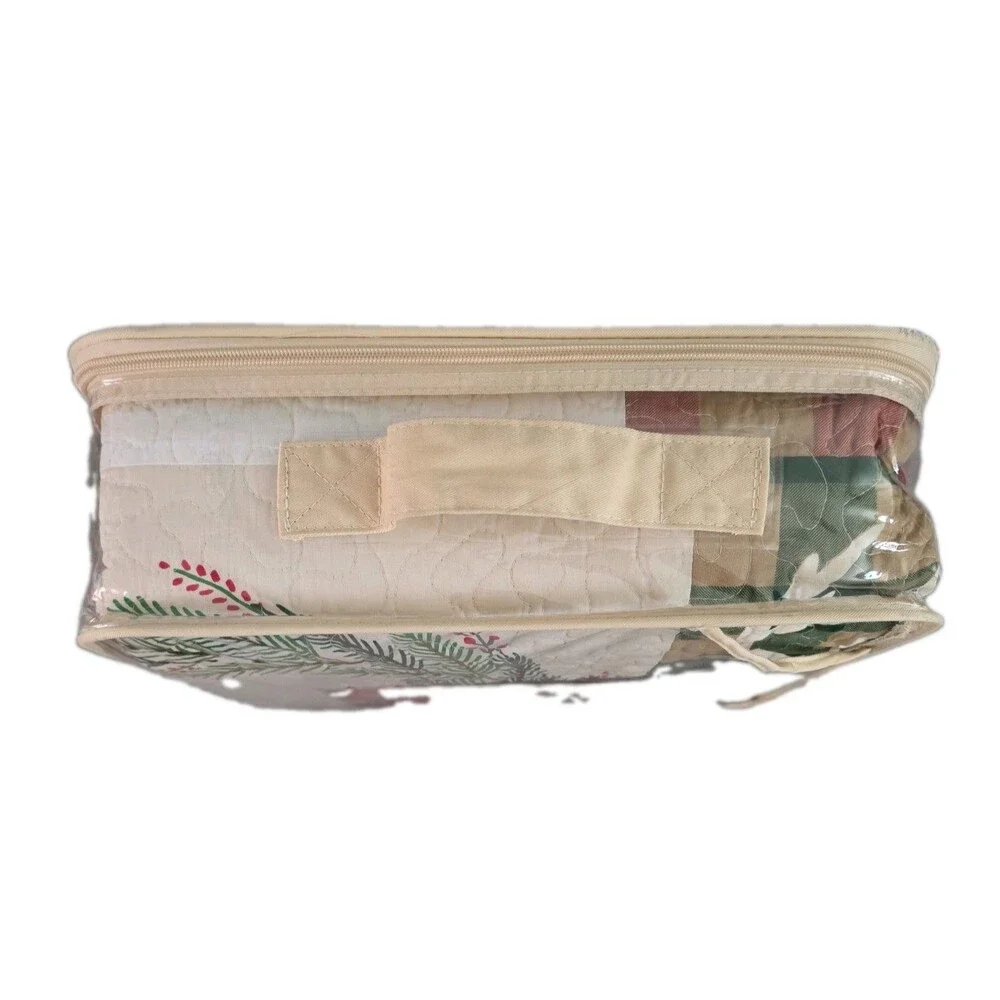 NIP Full/Queen St Nicholas Square Holiday Collection Yuletide Quilt cream/tan